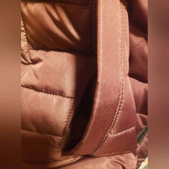 Aeropostale Remixed Down Burgundy Vest- Sz S - Picture 9 of 10